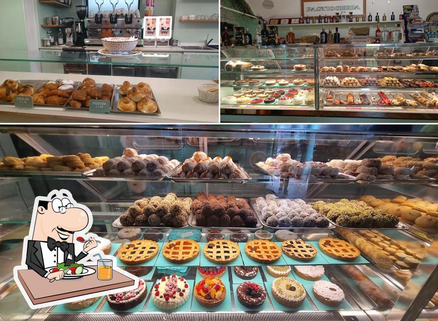 Cibo al Bar Vittoria Gelateria Pasticceria