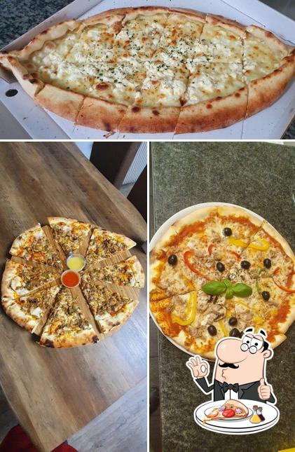 Order pizza at Piazza Pizza Kebap Haus
