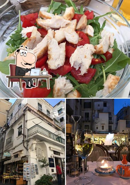 La foto di interni e cibo da Ristorante La Piazzetta