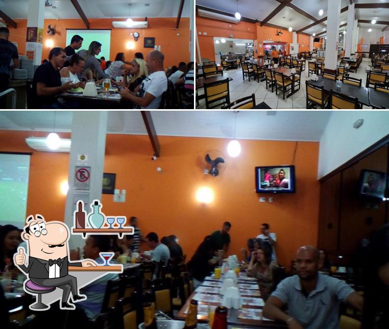 Veja imagens do interior do Restaurante e Pizzaria Meninos