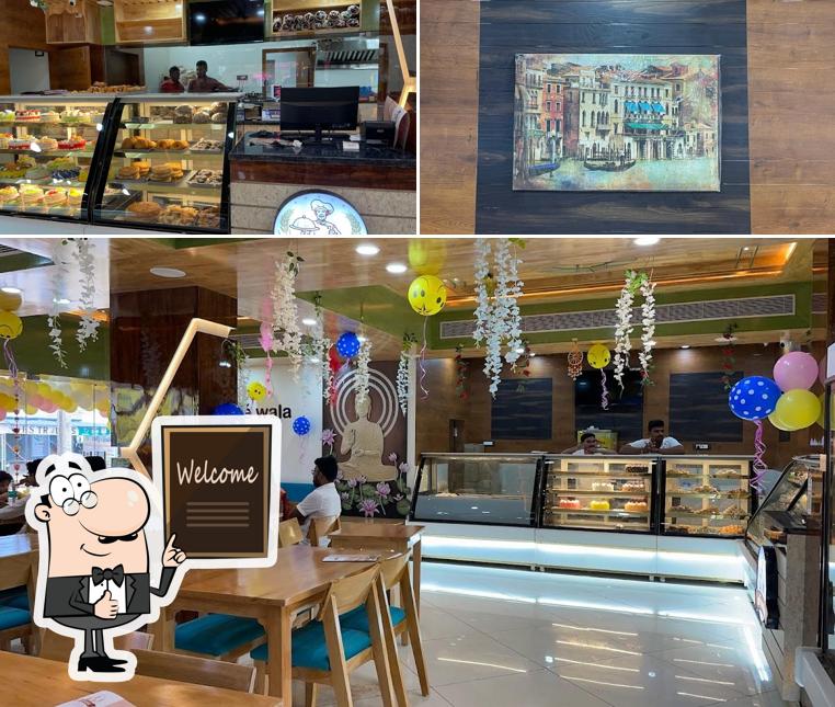 Look at the photo of Café Wala