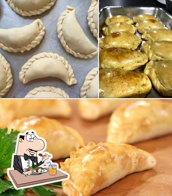 Еда в "Empanadas Argentinas Cappannola"