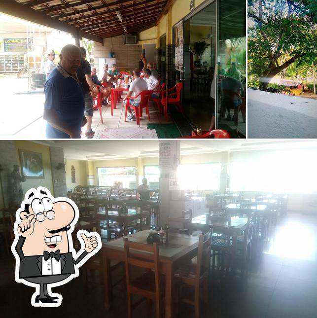 Entre diferentes coisas, interior e exterior podem ser encontrados no Bar e Restaurante BARÉ