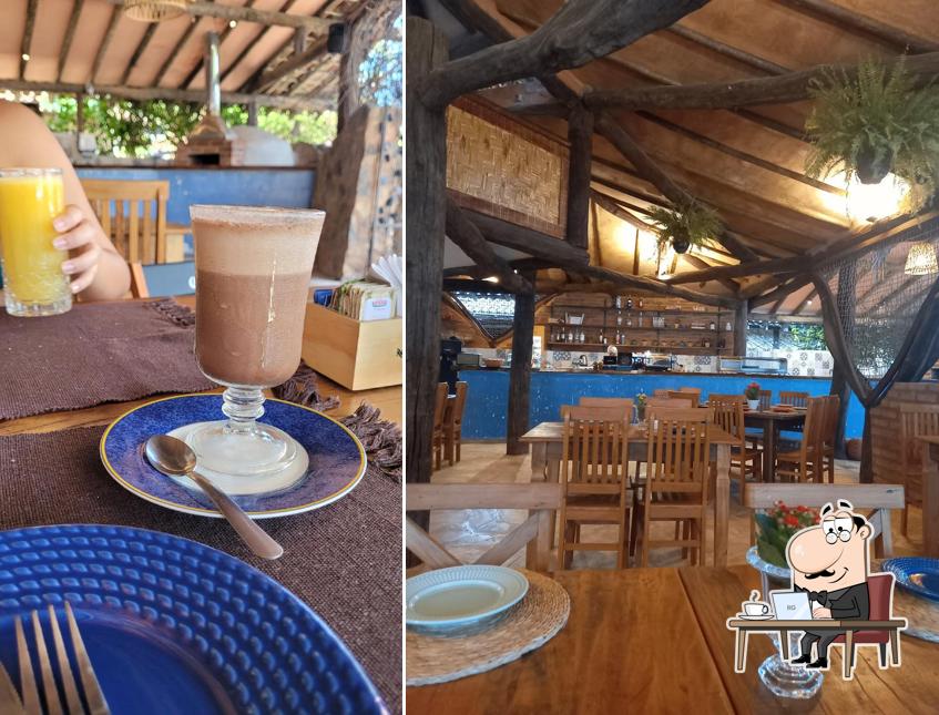 O interior do Beach Coffee Cafeteria Ilhabela