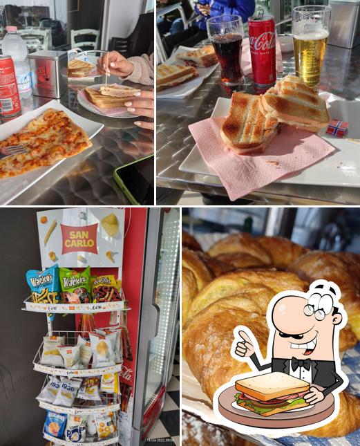 Toast al formaggio al Fly Bar