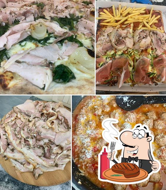 Ordina i un pasto a base di carne a Officina Della Pizza