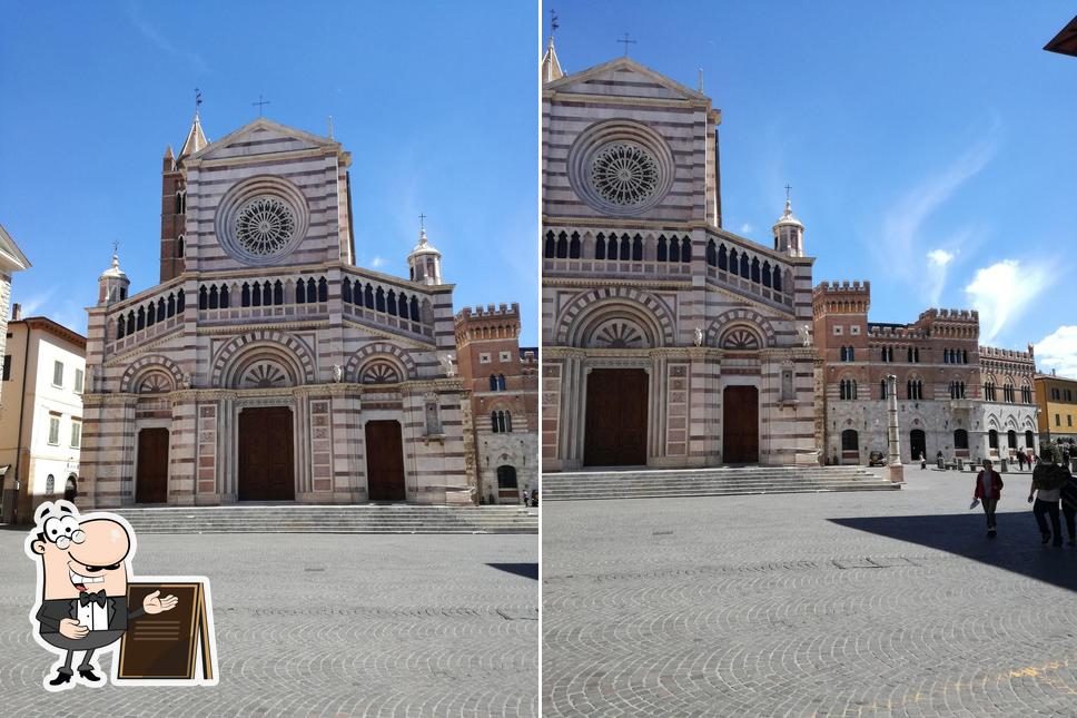 Jetez un coup d’œil à quoi ressemble Gusti in piazza à l'extérieur