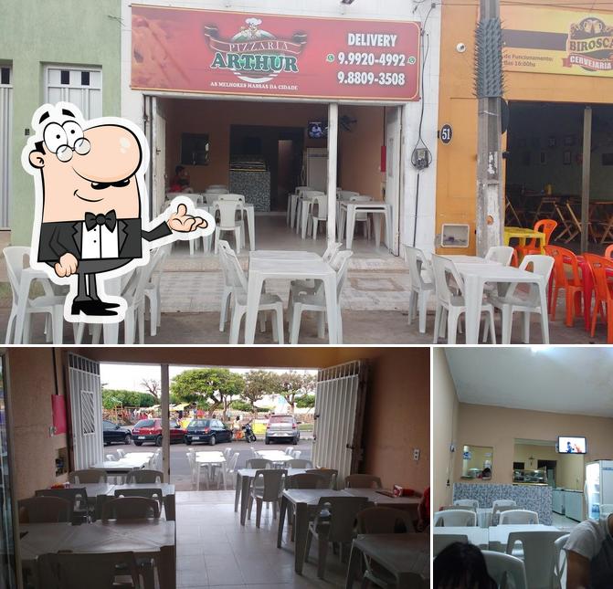 O interior do Pizzaria Arthur