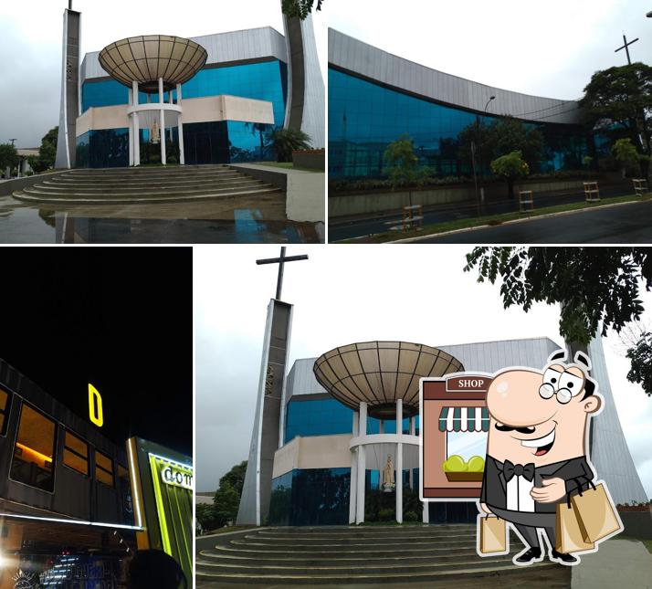 O exterior do Dom Do Mah