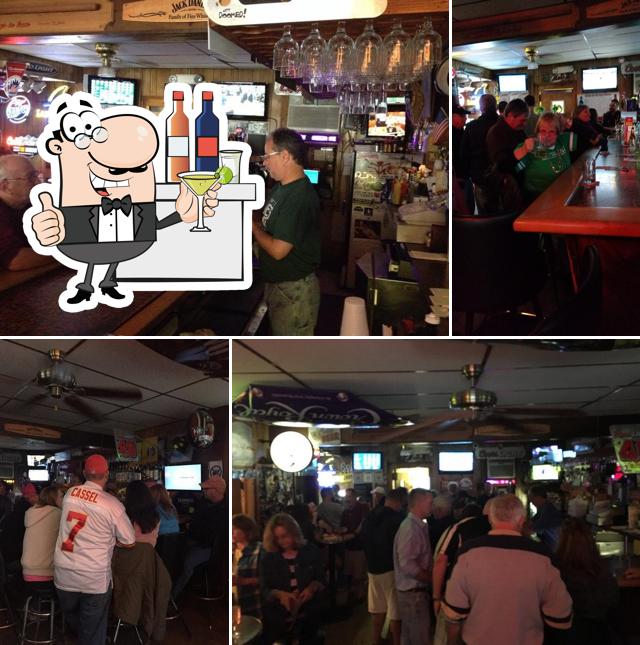 Pub y bar Maria's Tavern, Watkins Glen Carta del restaurante y opiniones