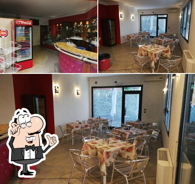 La interni e cibo del ristorante