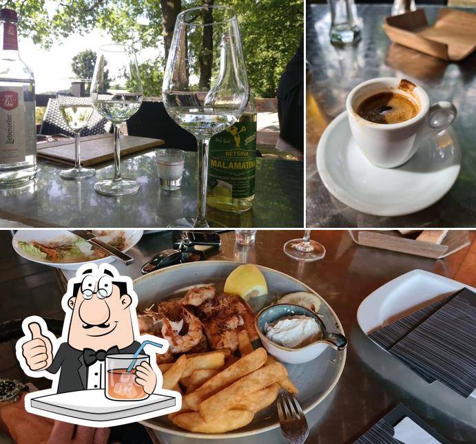Restaurant Delphi se distingue por su bebida y comida