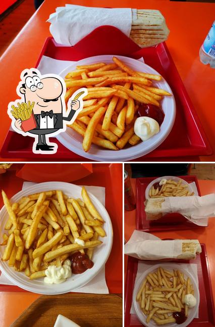 Assaggia le patatine fritte a Elia Fast Food