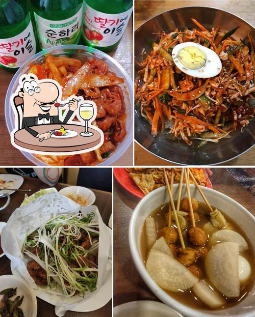 Comida em 봉치동식당 Restaurante Bomtidong