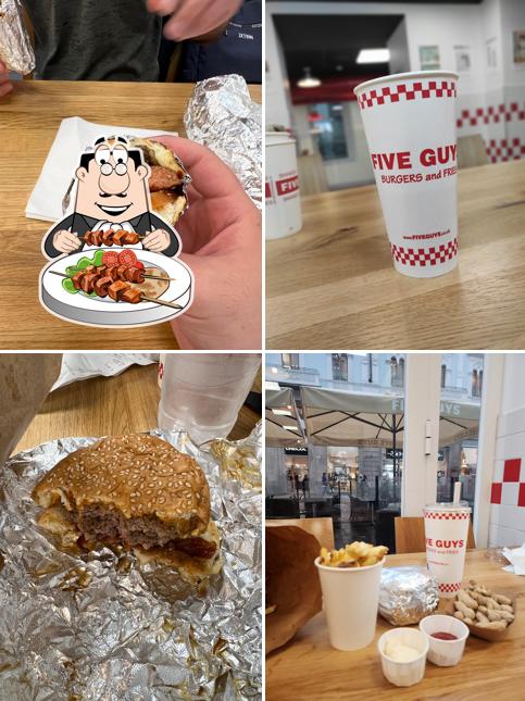 Cibo al Five Guys Via Dante