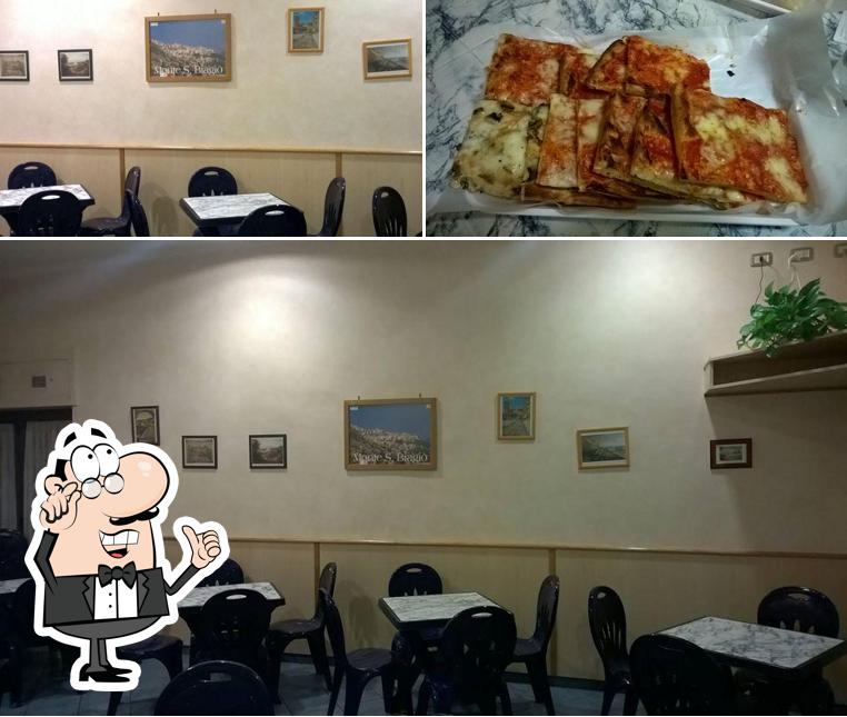 Dai un’occhiata alla immagine che mostra la interni e cibo di Pizzeria Appia Antica