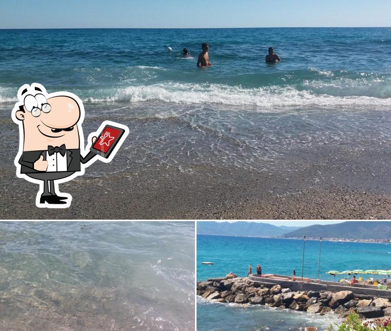 Gli esterni di La Playa