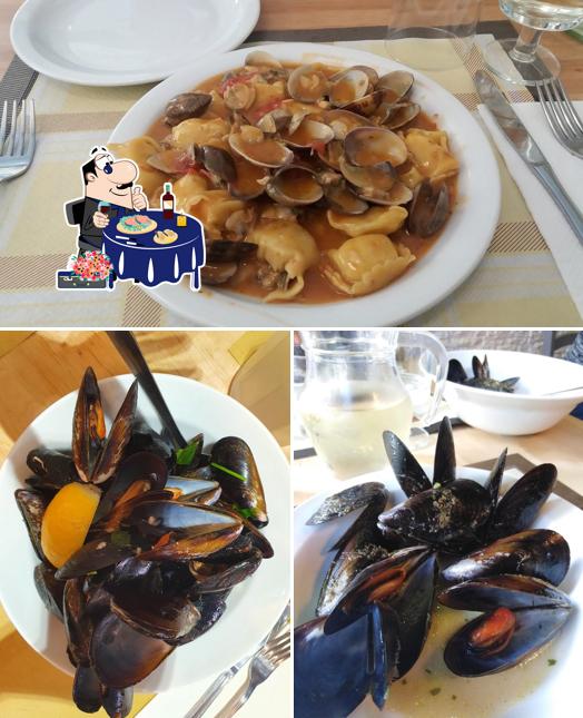 Ordina tra i molti prodotti di cucina di mare disponibili a Osteria terra mare 51
