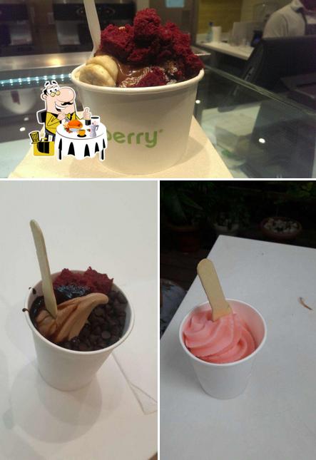 Food at Pinkberry