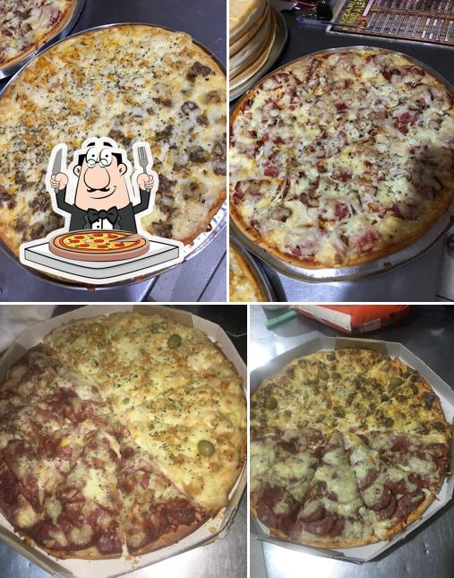 Escolha pizza no Pizzaria Forno à Lenha