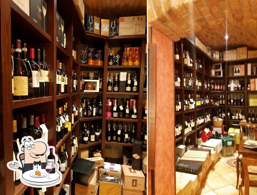 È gradevole bersi un bicchiere di vino a Bar Bologna Enoteca di Prendin Sergio