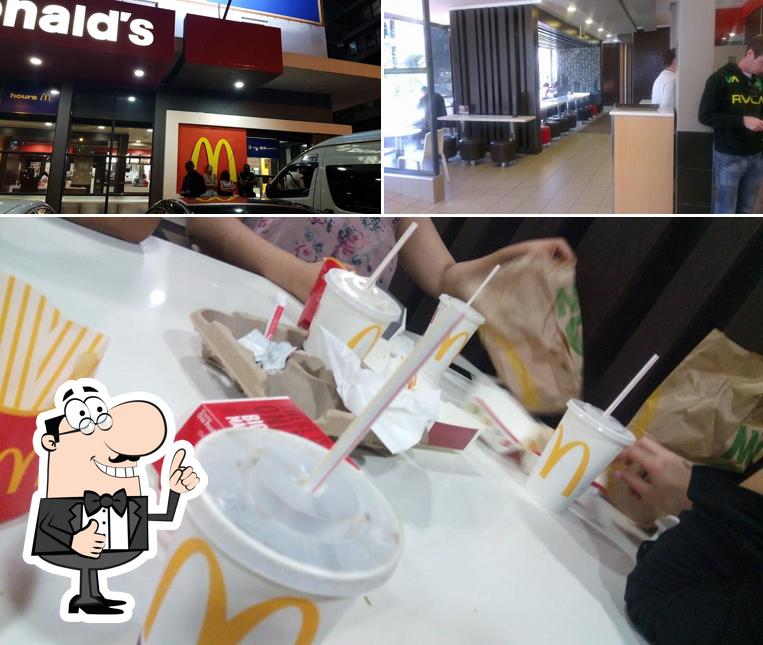 Regarder cette photo de McDonald's Long Street