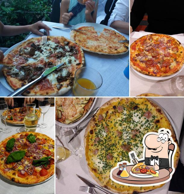 A Pizzeria Italia, puoi provare una bella pizza