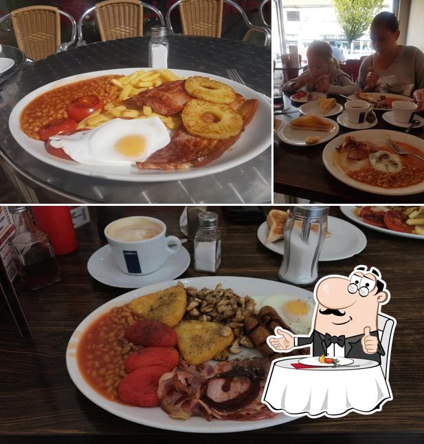 Turners Hill Cafe, 10 Lynton Parade in Waltham Cross Restaurant reviews