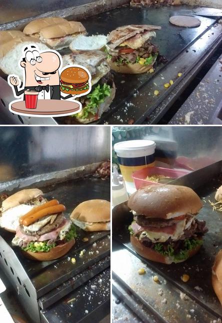 Consiga um hambúrguer no Bibi Lanches E Hot Dog