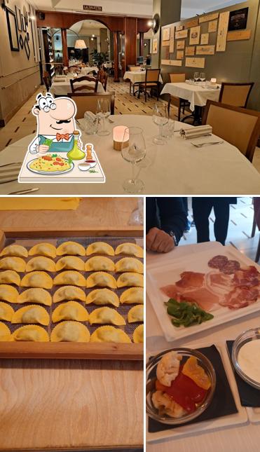 La foto della cibo e interni di Il Bento