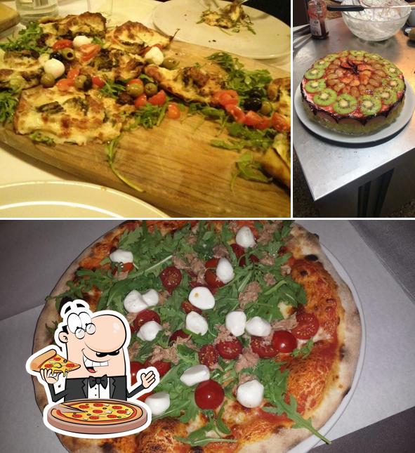 Scegli una pizza a Pizzeria La Regina