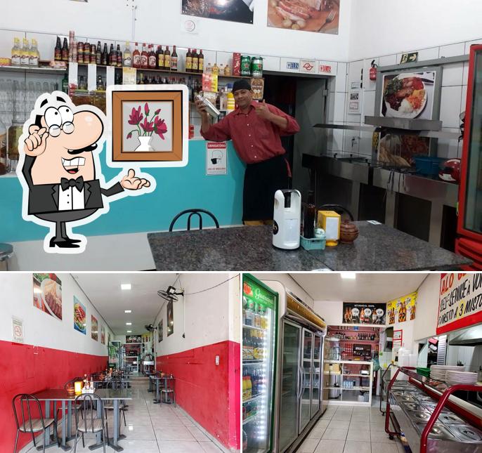 O interior do Restaurante Mateus do frango assado