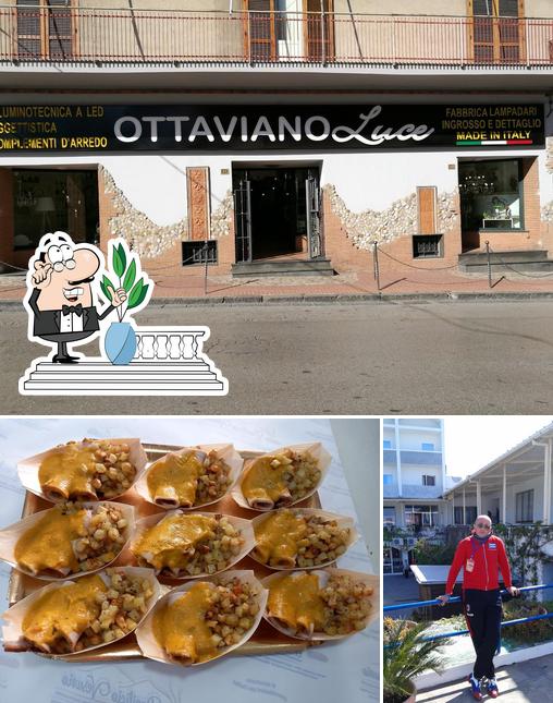 La foto di esterno e cibo da Panificio Vesuvio