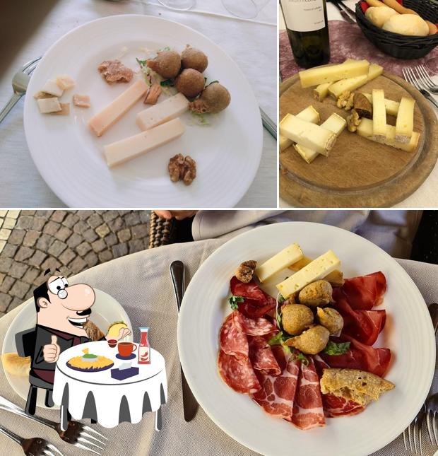 Piatto di formaggi al Combolo Hotel e Ristorante