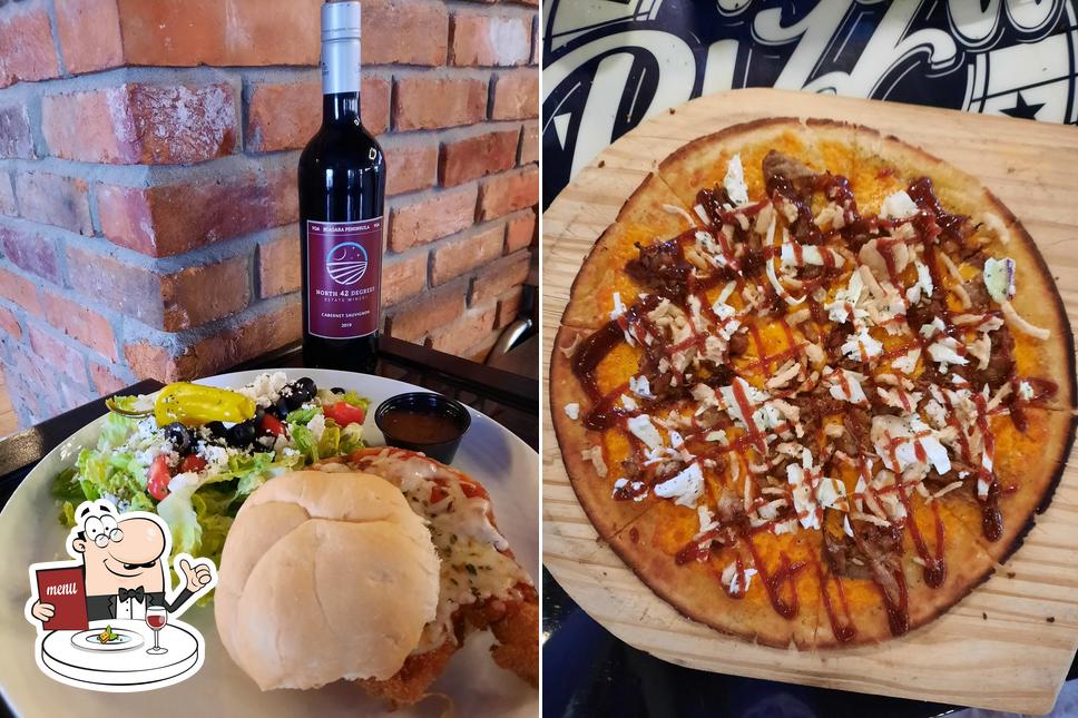 Wood Craft Pizza & Bar Tilbury in Lakeshore - Restaurant menu and reviews