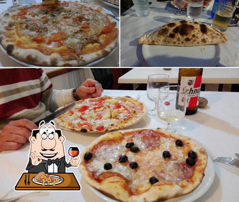 Scegli tra le svariate varianti di pizza
