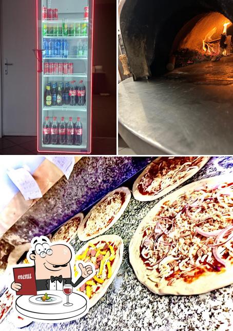 La cibo e interni del ristorante