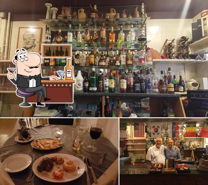 Entre la variedad de cosas que hay en Salamis Greek Taverna también tienes barra de bar y comida