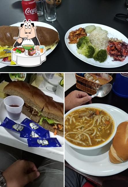 Sopa quente e azeda picante chinesa em Bella Delícias