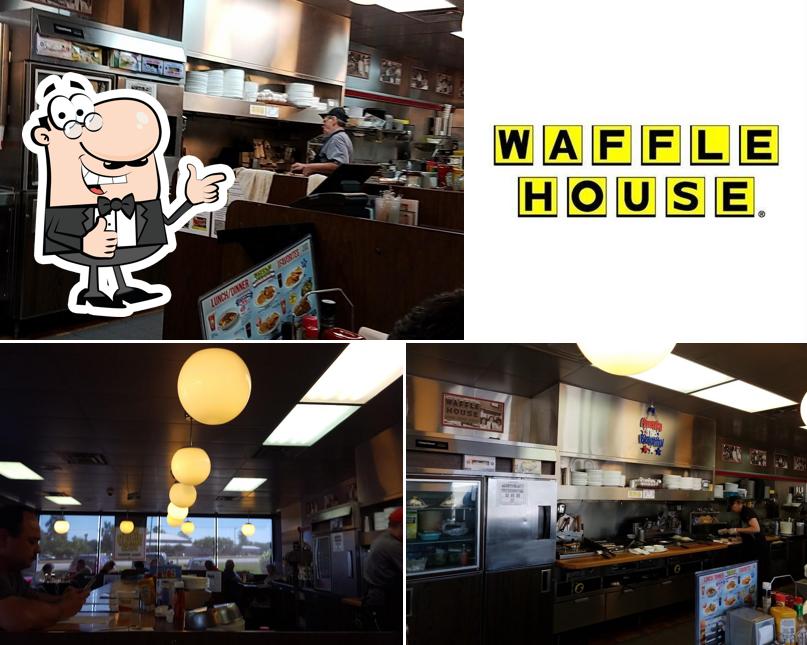 Mire esta foto de Waffle House