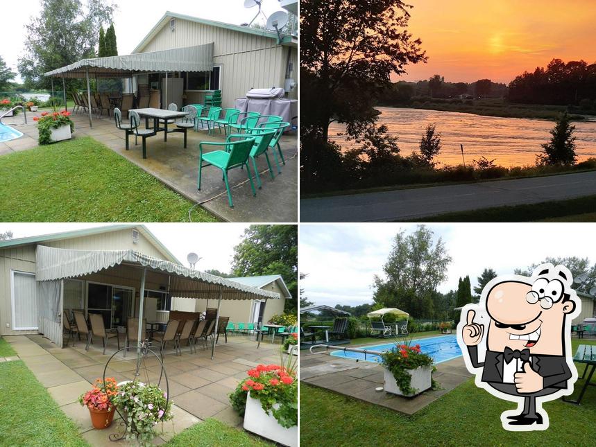 Aux Berges de L'Eau Claire restaurant, La VisitationdeYamaska