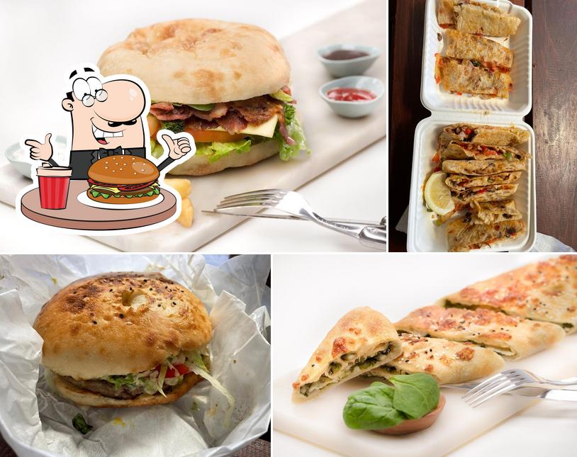 Закажите гамбургеры в "Kappadokia Kebabs & Turkish Bakery"