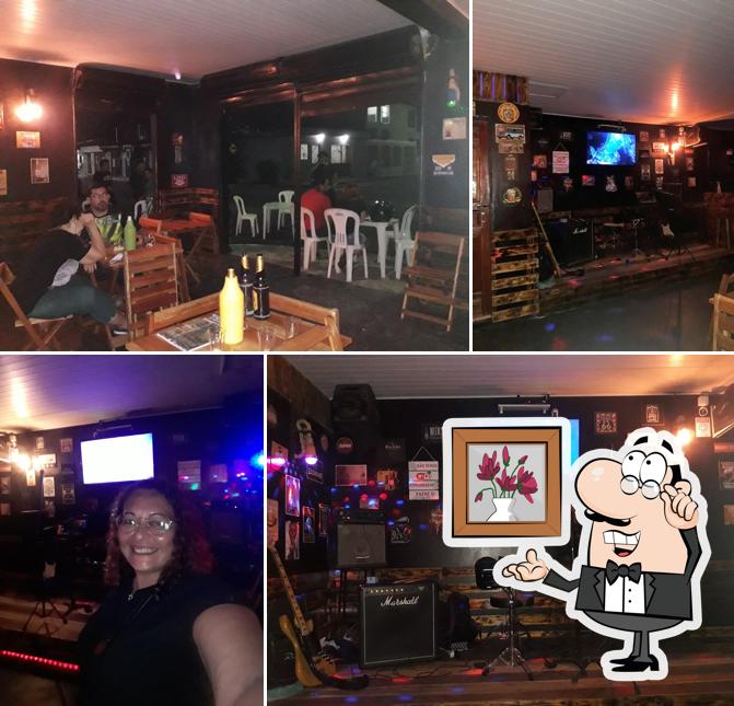 Veja imagens do interior do Los Cervejeiros Pub