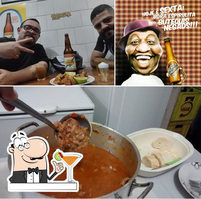 A ilustração da bebida e comida no BAR DO SANHAÇO