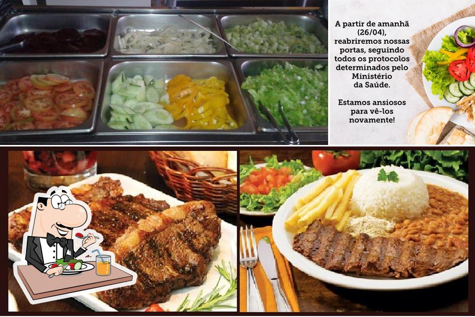 Comida em Restaurante Cordão de Ouro