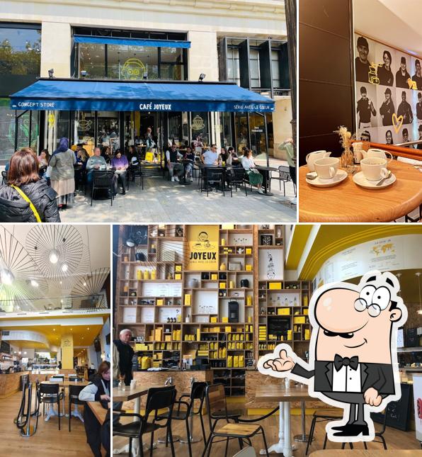 L'intérieur de Café Joyeux Champs-élysées