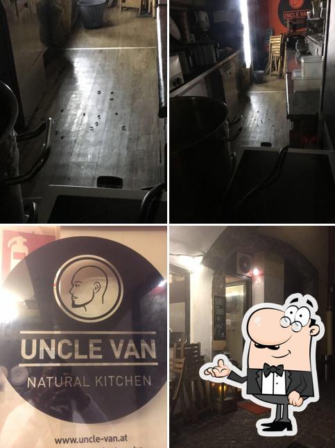 L'intérieur de UNCLE VAN Lounge