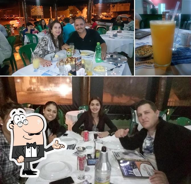 O Pizzaria Recanto Itápolis se destaca pelo interior e bebida