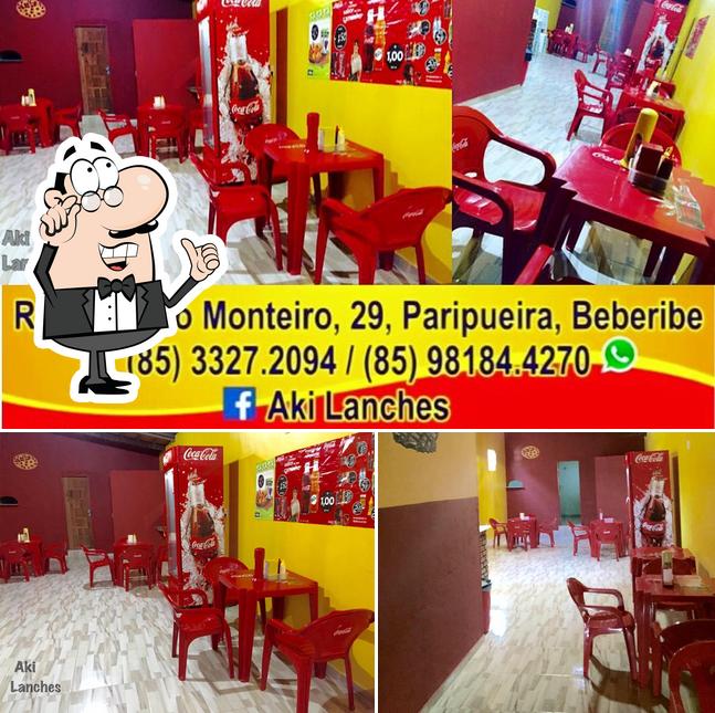 O interior do Aki Lanches