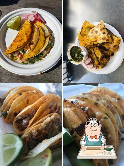 Empanadillas samosas en Andy’s Tacos Jalisco Food Truck